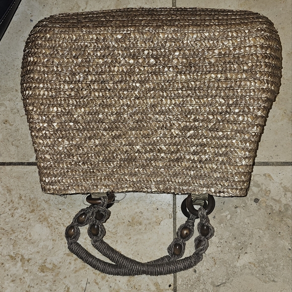 Croft and Barrow straw bag with macrame handle - Picture 5 of 10